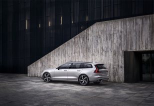 沒有純燃油了！　2021年式Volvo S60、V60升格油電動力182萬元起全新登場！