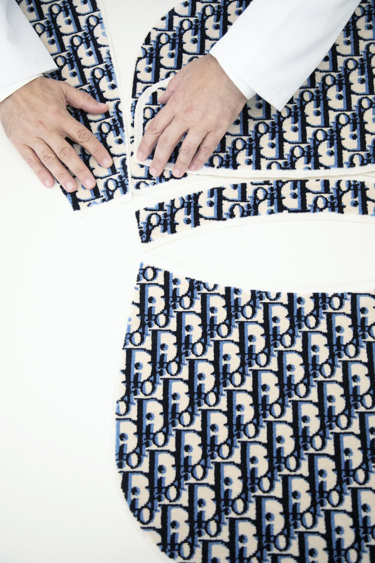 DIOR全新Dior Oblique Tapestry簇絨刺繡。圖／DIOR提供