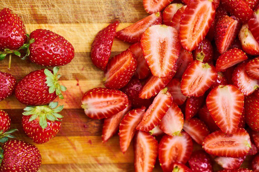 草莓可提升免疫力，同時也是保健美容的王道水果。 圖／pixabay