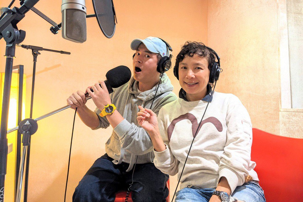 謝麗金(右)、馬國賢開播客新節目「金馬講」。圖／艾迪昇傳播提供