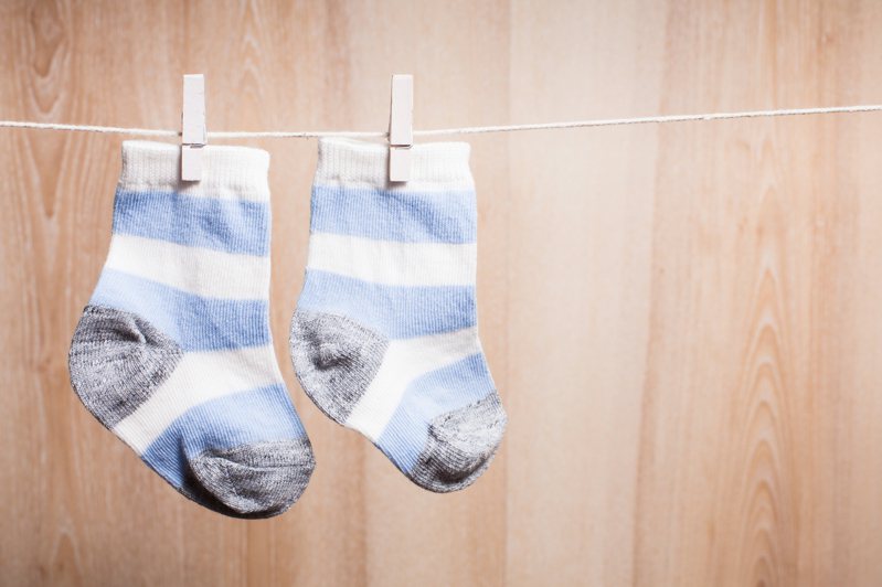 有網友好奇，新襪子上的迷你銀夾的真實用途。示意圖／Ingimage。