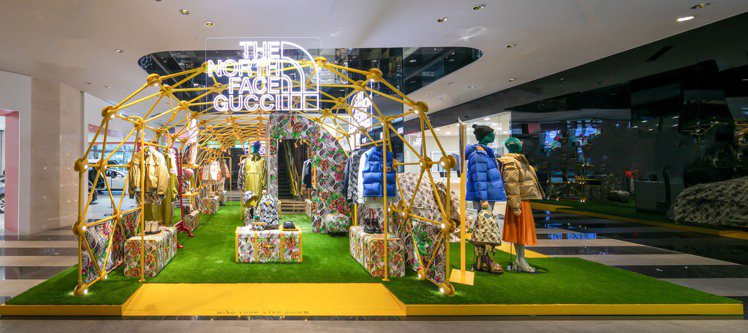 The North Face x Gucci聯名系列快閃店也已登陸台灣，即日起到1月26日在台北信義新光三越A11一樓南大門處展開。圖／Gucci提供