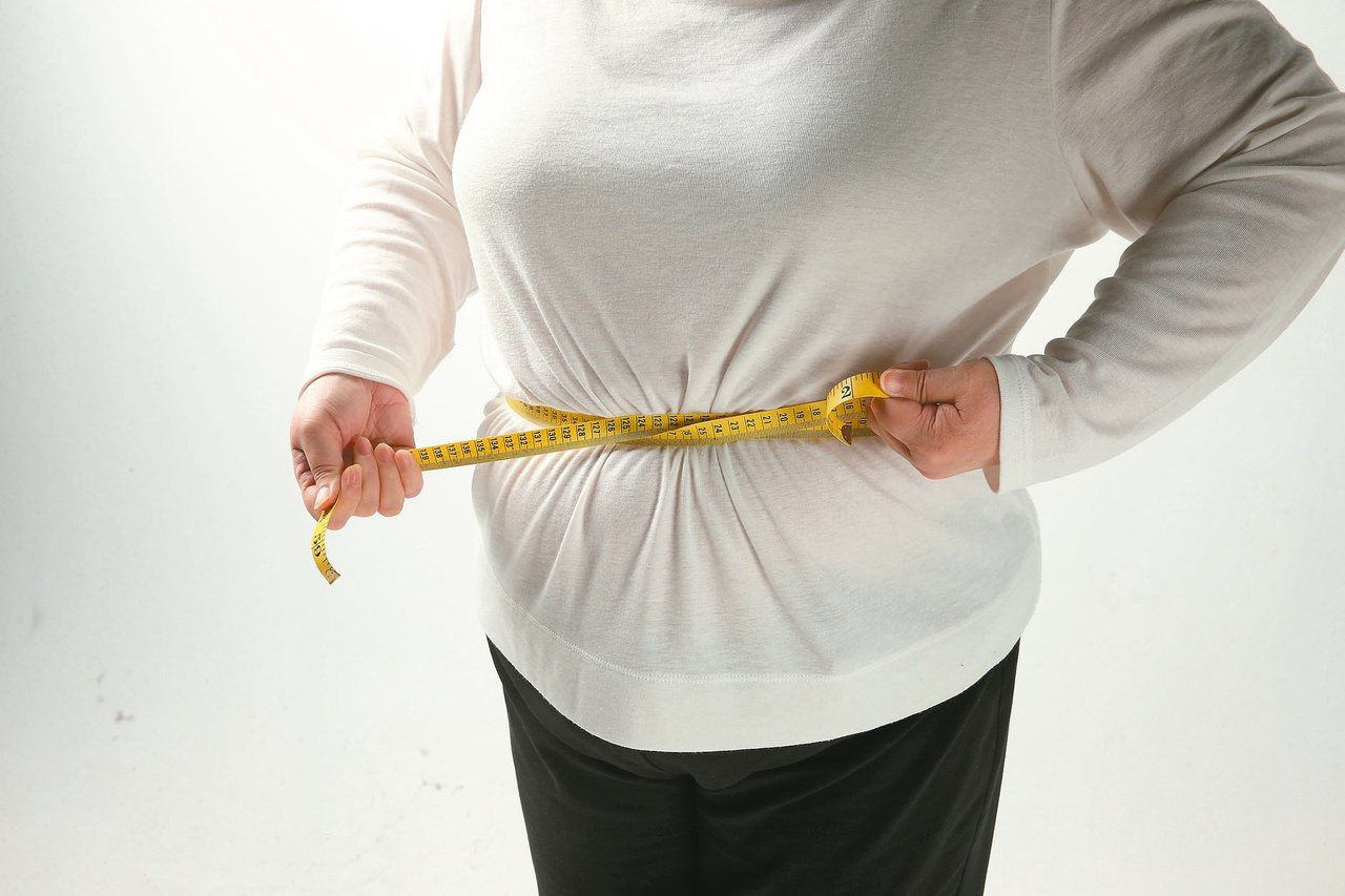 新竹馬偕家醫科主治醫師葉姿麟表示，許多工程師自詡為「健康的胖子」，自豪沒有三高，但研究指出，ＢＭＩ值超標者都應減重。
