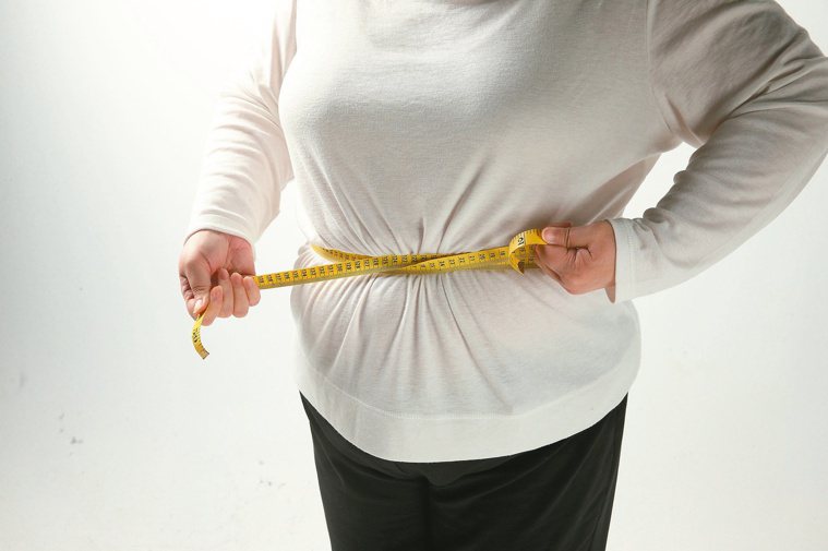 新竹馬偕家醫科主治醫師葉姿麟表示，許多工程師自詡為「健康的胖子」，自豪沒有三高，...