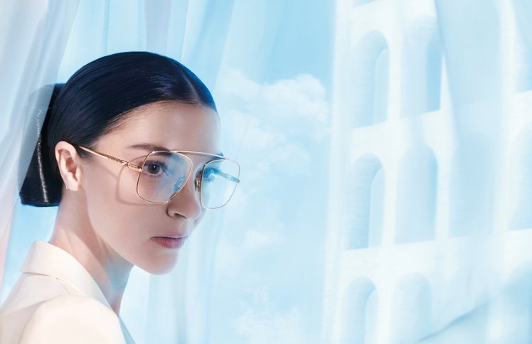 FENDI 2021春夏男女裝系列形象廣告包括１月份上市的太陽眼鏡系列。圖／FENDI提供