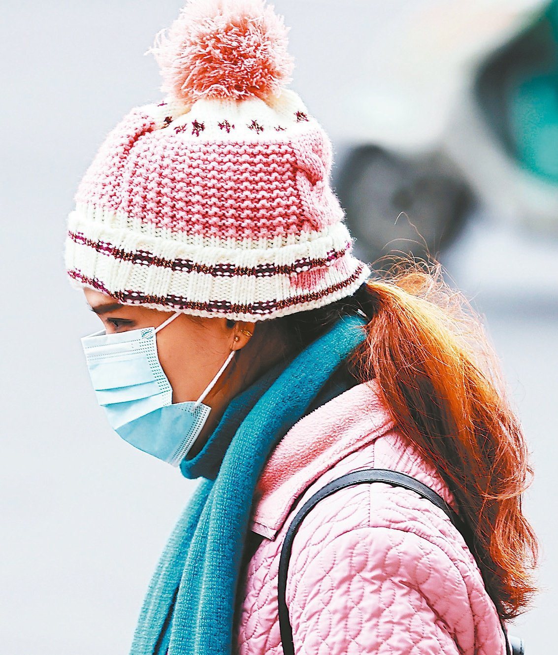 強烈冷氣團來襲，台北市立聯合醫院中醫院區中醫師申一中提醒，頭部和頸部也是保暖重點，戴帽子、圍圍巾，防範寒氣入侵。本報資料照片