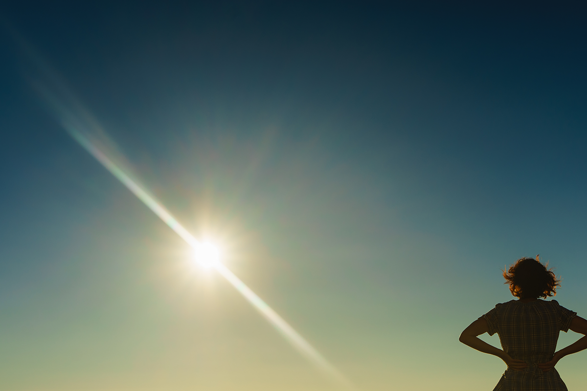 雖然陽光會破壞皮膚，但我們對維生素D的大部分需求也有賴陽光提供，防曬可能導致維生素D不足。<br />圖／ingimage