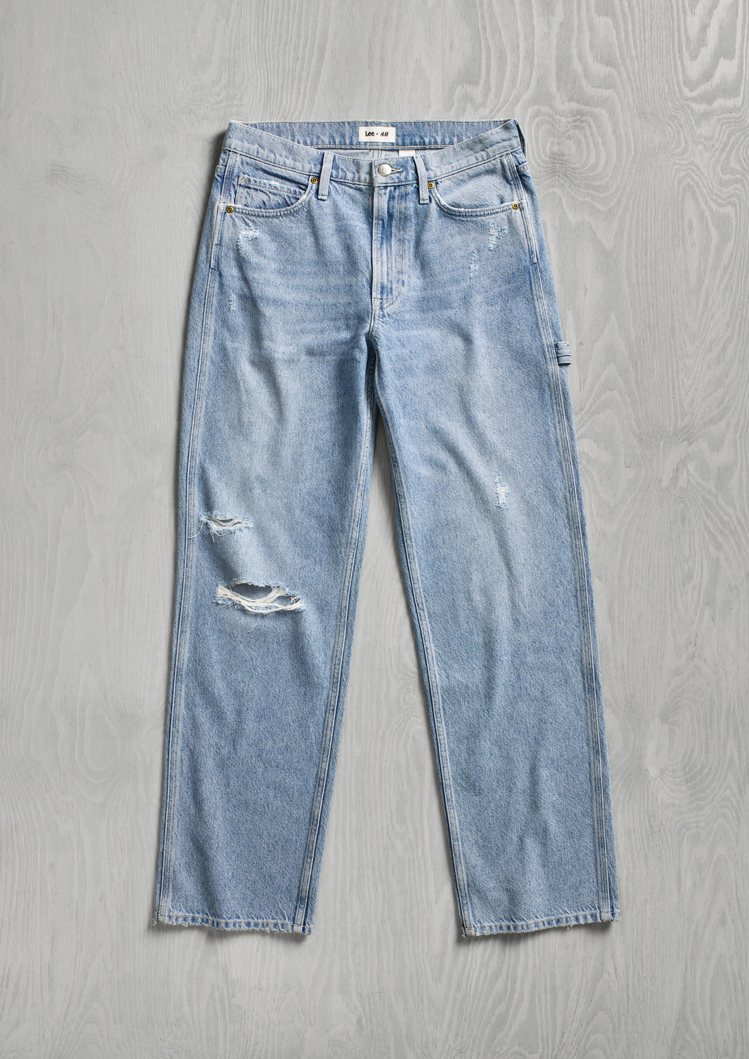 H&M x Lee聯名系列女裝寬版牛仔褲1,799元。圖／H&M提供