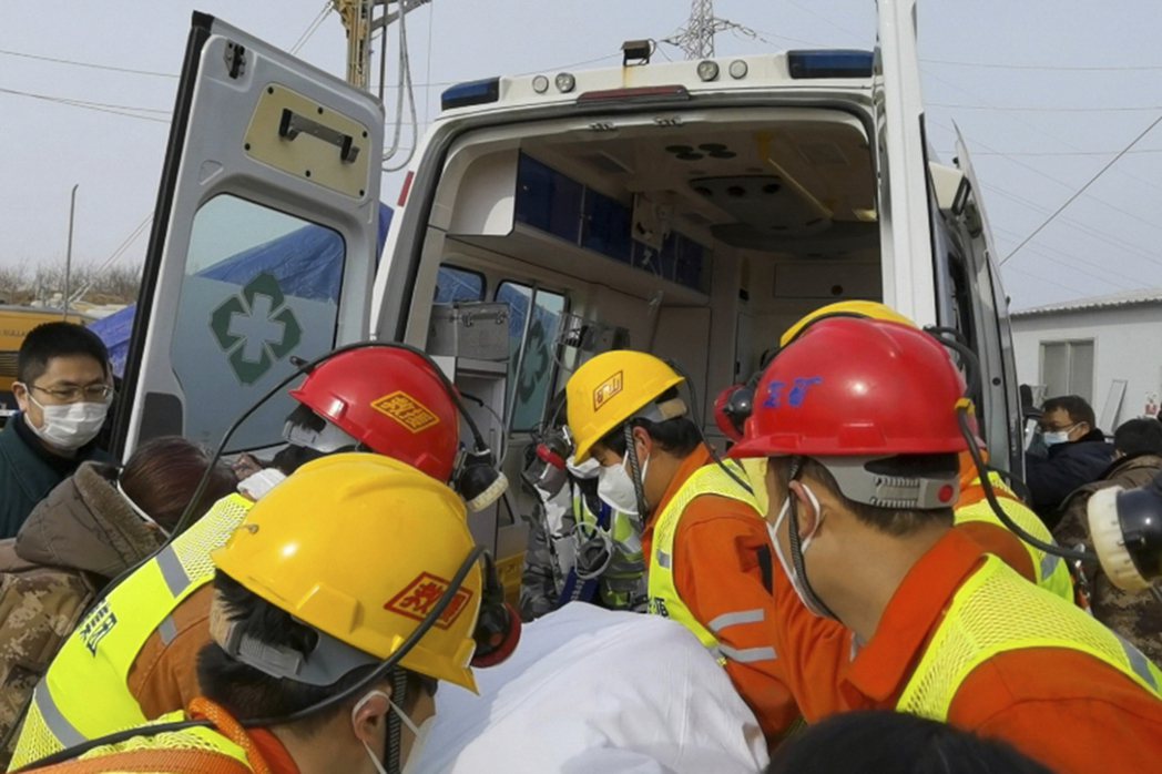 就在救援過程進行了兩個星期後，11名受困礦工終於在1月24日成功獲救「升井」，確...
