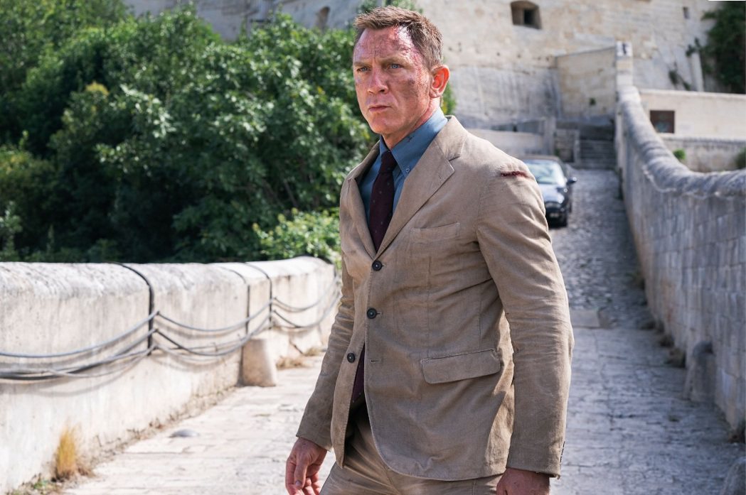 「007 生死交戰」目前還沒辦法上映，影迷都已經沒耐性、快失去興趣。圖／摘自imdb