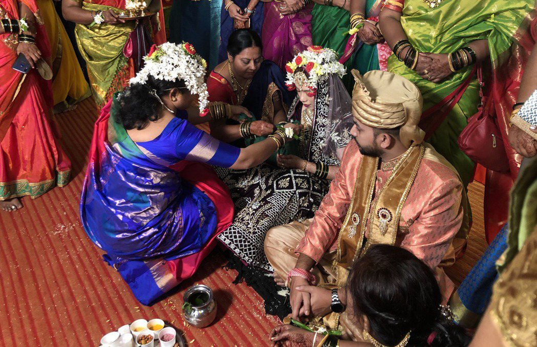 印度婚禮滿滿的家族親友。
 圖／印度尤提供