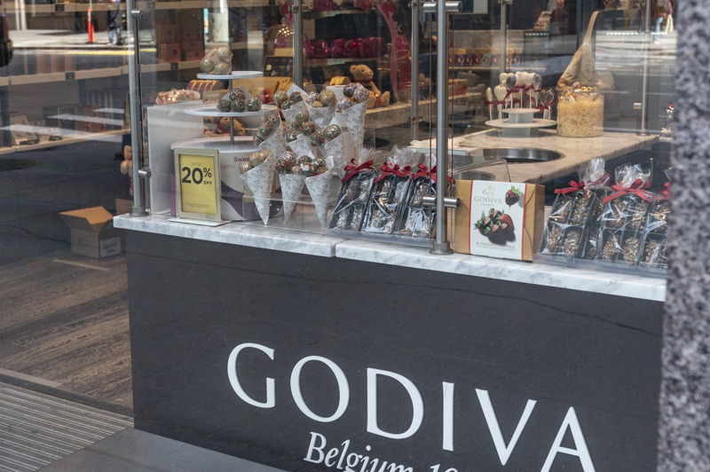高級巧克力品牌GODIVA日前宣布，公司決定將於三月關閉或轉售在美國與加拿大的128家實體店面。路透／Sipa USA