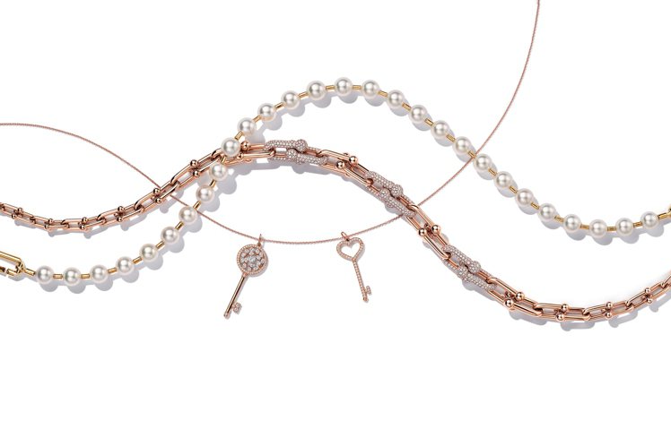 （由上至下）Tiffany HardWear 18K金南海珍珠項鍊，65萬5,0...