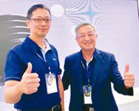 廣運機械工程董事長謝清福（右）、執行長謝明凱。（本報系資料庫）