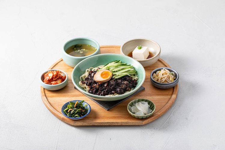 韓姜熙的小廚房主打各款韓式定食。圖／豆府提供