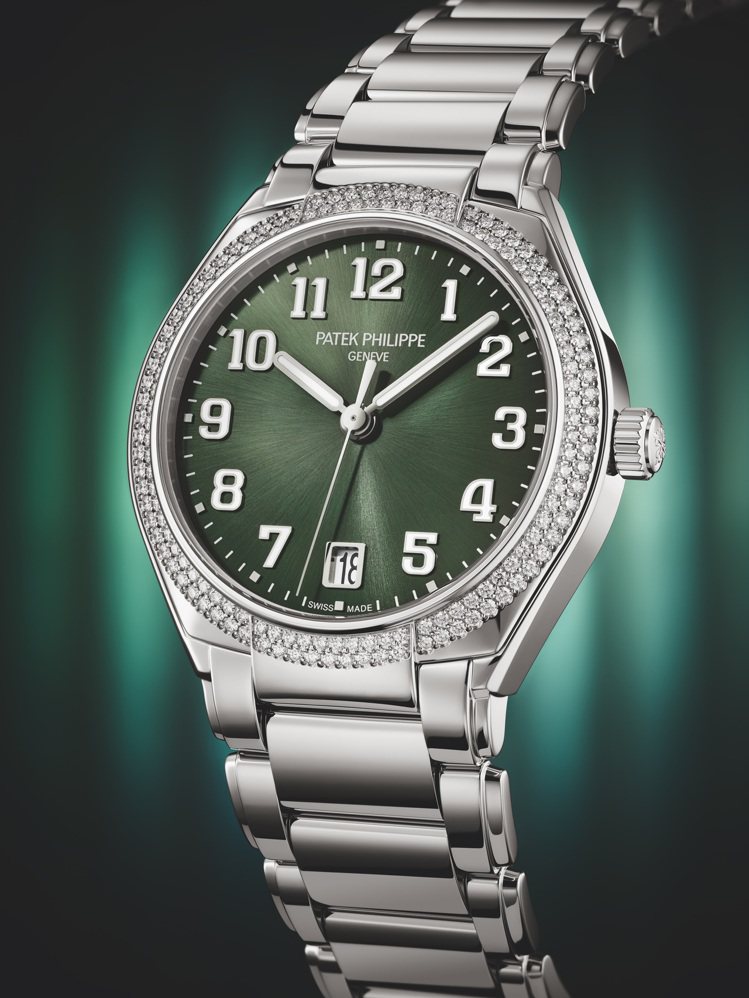 橄欖綠色面的百達翡麗Twenty~4 Automatic編號7300/1200A-011不鏽鋼鑲鑽自動腕表，是百達翡麗當代時計系列首度採用的新顏色，81萬1,000元。圖／百達翡麗提供