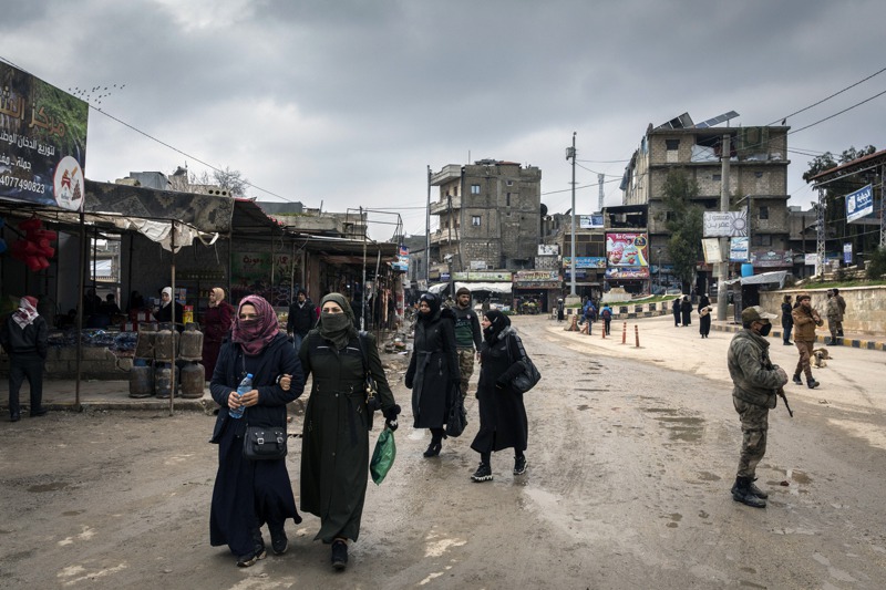 土耳其三年前進占敘利亞阿夫林市，當地居民現在卻樂見土國部隊留駐當地。圖為阿夫林市中心主要購物街。圖／紐約時報
