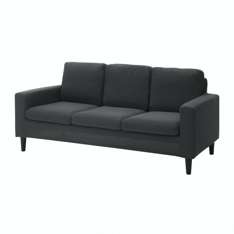 IKEA絕版品出清：HÄSSELBY三人座沙發原價6,990元，特價6,095元。圖／IKEA提供