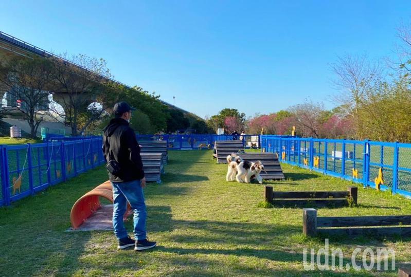 竹東河濱公園內也規畫各式球類、溜冰運動設施場地及狗狗公園。記者陳斯穎／攝影