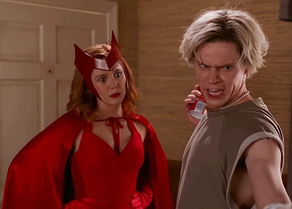 伊莉莎白歐森(左)在漫威新影集中對戲的「快銀」已變成伊凡彼得斯。圖／摘自imdb