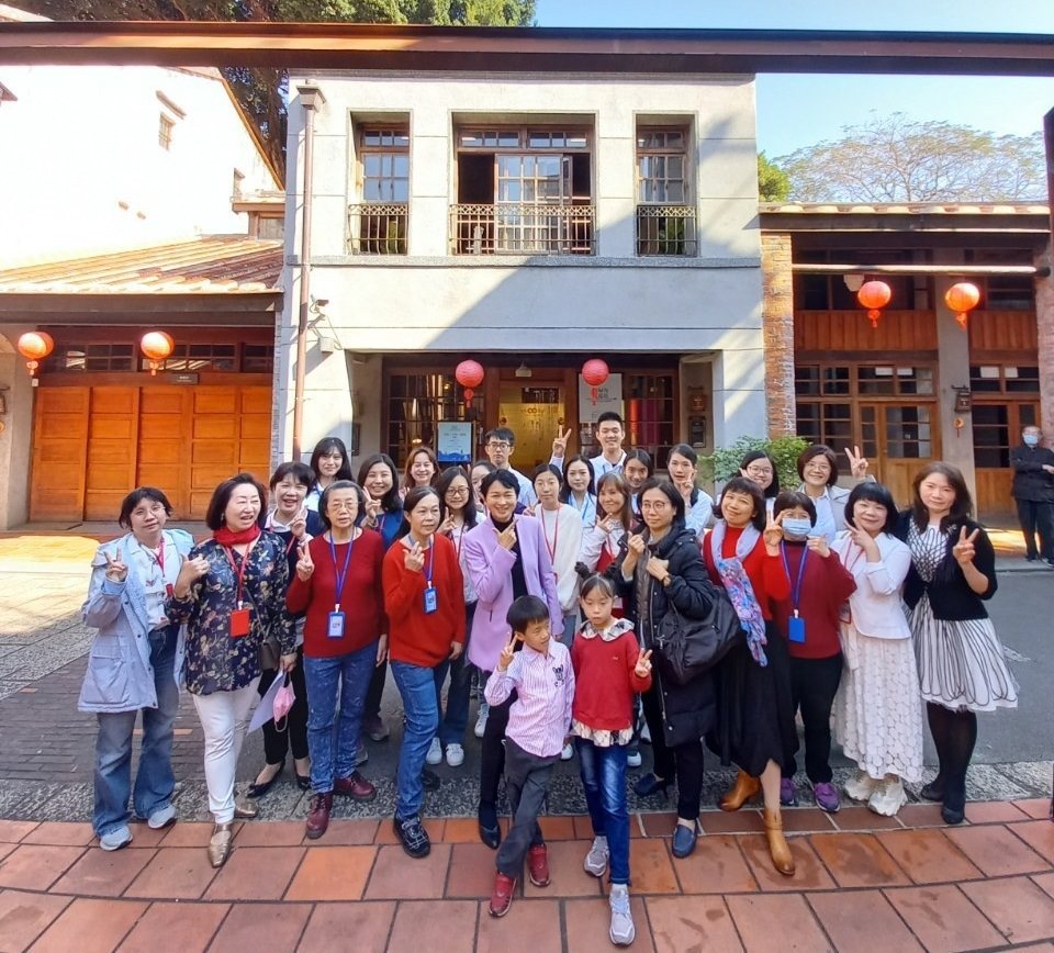 臺灣女性生涯協會志工群橫跨不同世代，實現世代共好。 圖／「女力．SC充電站」提供