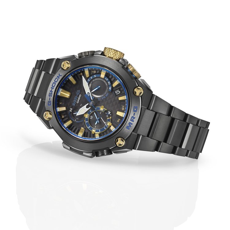 G-SHOCK MRG-B2000B-1A腕表，鍍黑鈦金屬表殼、表鍊86,000元。圖／Casio提供