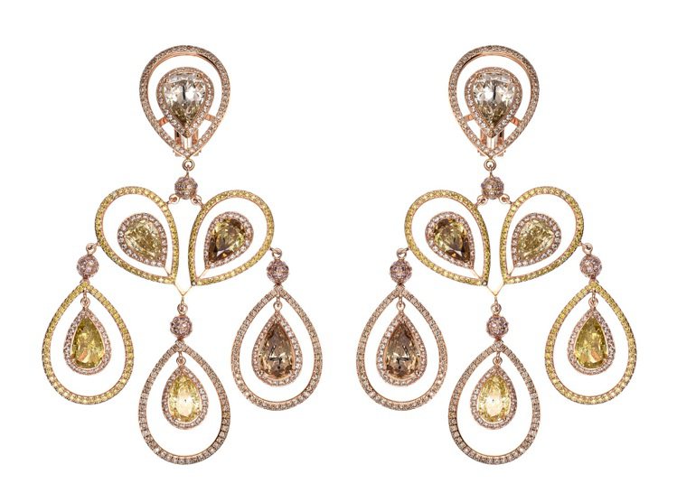 凱薩琳麗塔瓊斯配戴的蕭邦頂級珠寶系列耳環，18K玫瑰金鑲嵌13.57克拉彩鑽。圖／蕭邦提供