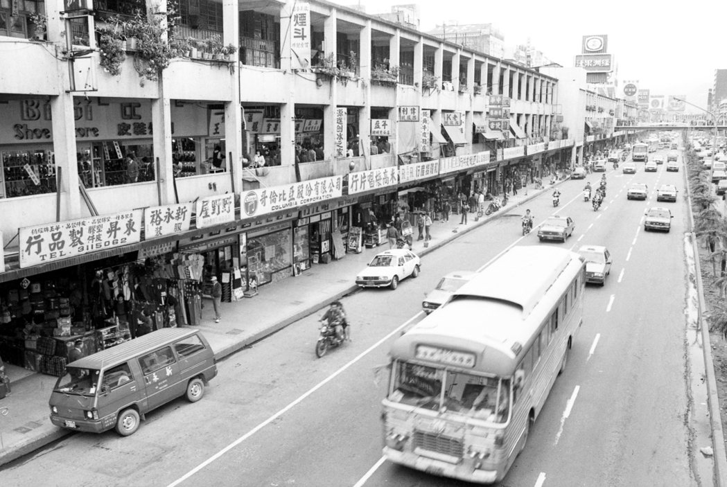 中華商場當年是台北西區重要地標，也是許多台北人的生活記憶。（聯合報資料照）