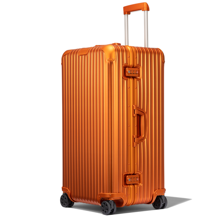 RIMOWA Original系列Mars火星橙色Trunk Plus行李箱62,500元。圖／RIMOWA提供