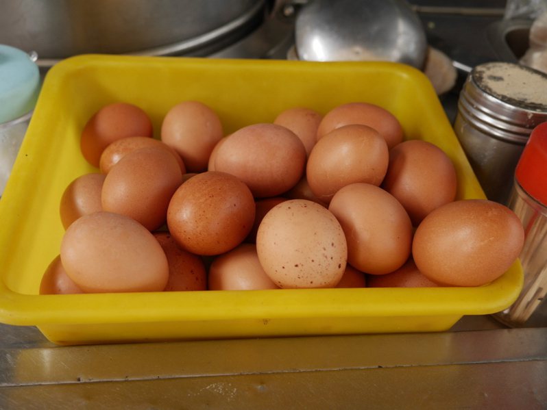狐搜號《小乾倩倩的遊戲的美食》傳授一招煮水煮蛋的方法，不僅香嫩，殼還很好剝。 聯合報系資料照片／記者吳淑君攝影