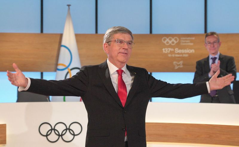 IOC例行大會第二天議程，會長巴赫說中國大陸奧委會願提供新冠肺炎疫苗給所有參賽選手，IOC將負擔這筆費用。法新社