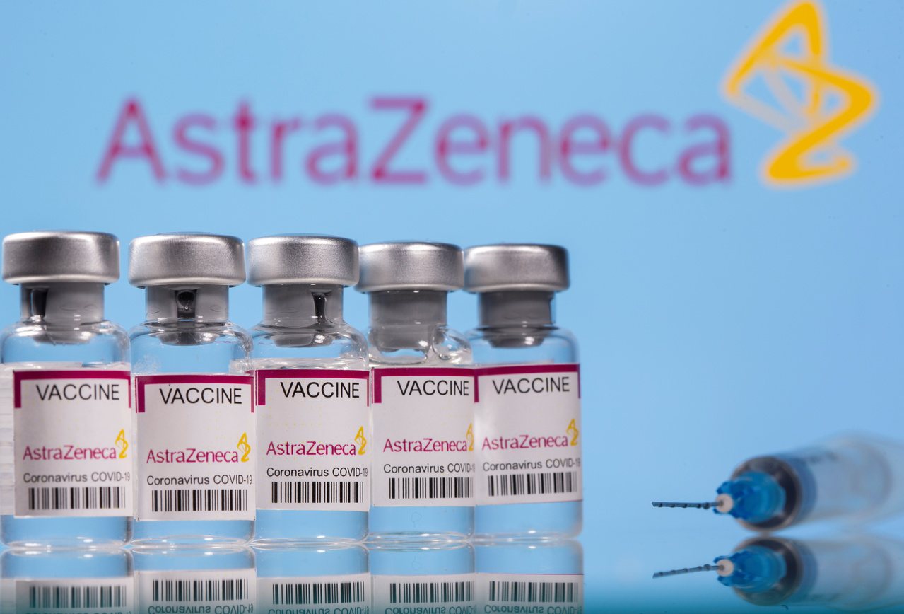 全球13國暫停施打AstraZeneca疫苗。路透