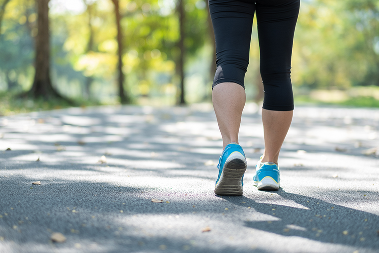 走路、運動的姿勢不良，也可能是影響關節健康的因素之一。圖／ingimage