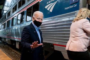 美國總統拜登從成為聯邦參議員起就以愛搭火車聞名，有「美鐵喬」的稱號。美聯社