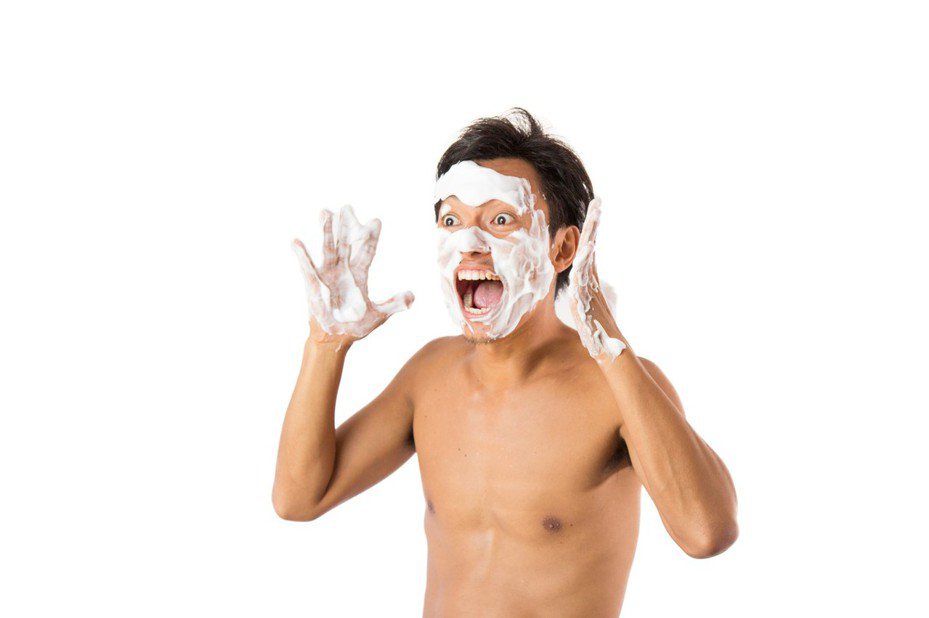 洗臉的水溫與季節上的轉換也是肌膚敏感的關鍵。圖／摘自pakutaso