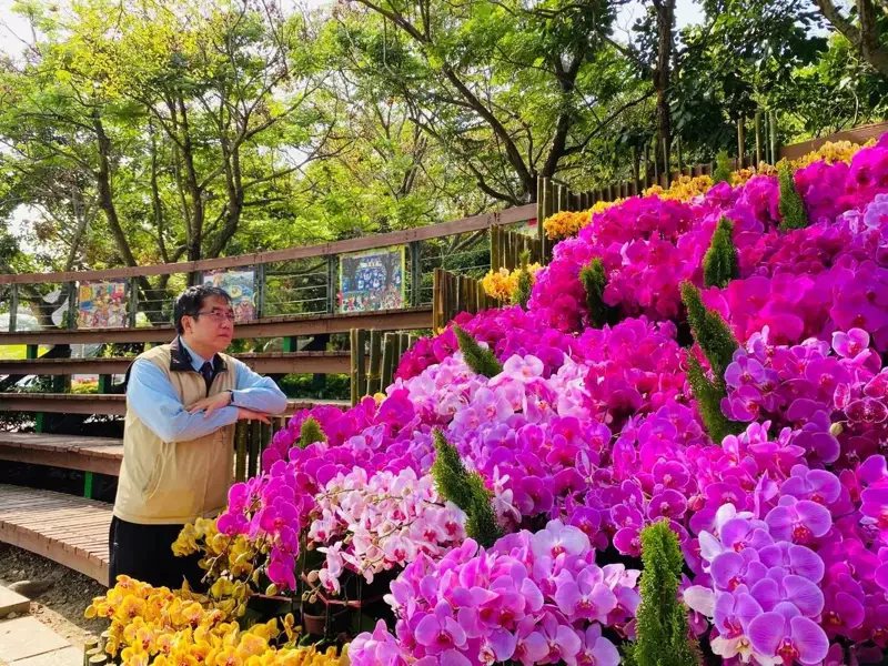 台南市長黃偉哲今天在虎頭埤風景區表示，2021台灣國際蘭展將以遍地開花的方式進行...