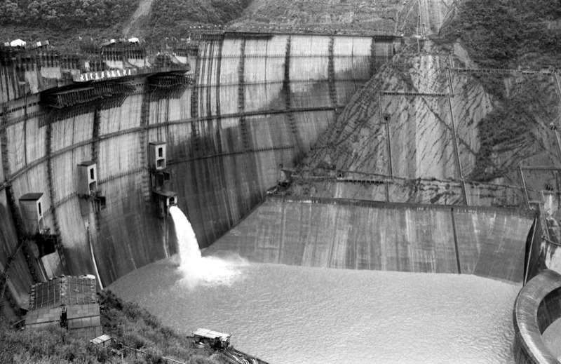 台北市政府投資百餘億元興建的翡翠水庫，施工時間長達7年，1986年03月25日正式開始蓄水。圖／聯合報系資料照片