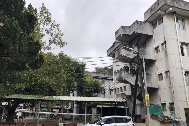 台北市單身榮民宿舍「大我新村」位於信義區，號稱天龍里，但有許多低收入戶需要社會服務。記者何定照／攝影