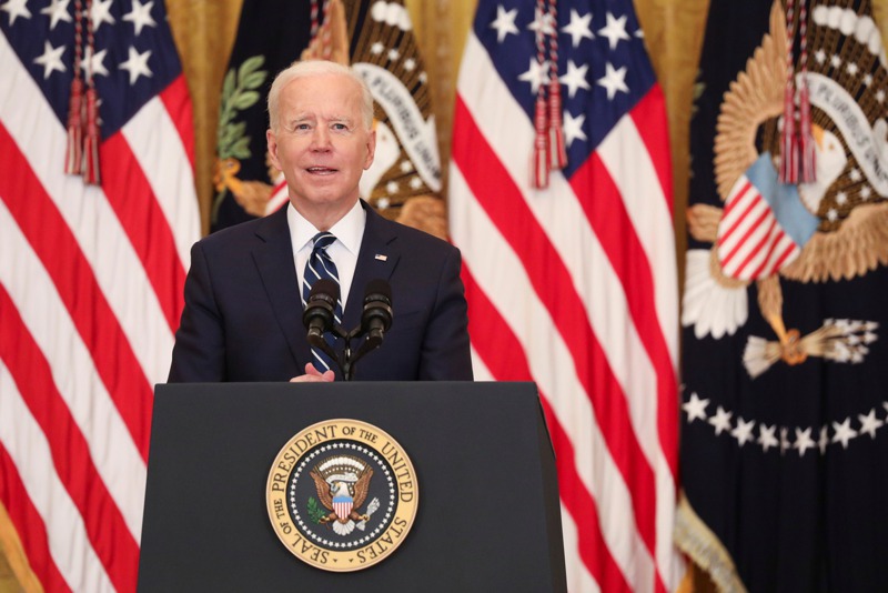 美國總統拜登上任逾兩個月，25日在白宮舉行首場正式記者會。路透