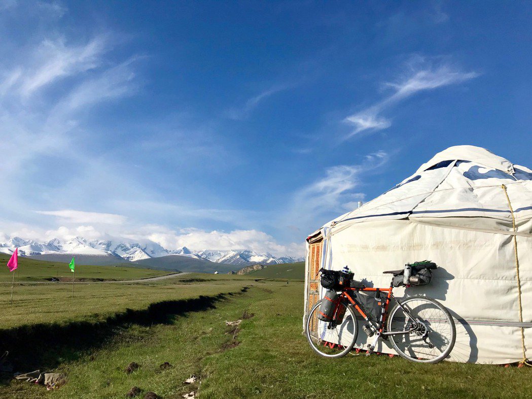 新疆的巴音布魯克大草原。 圖／流浪者日誌阿茅提供