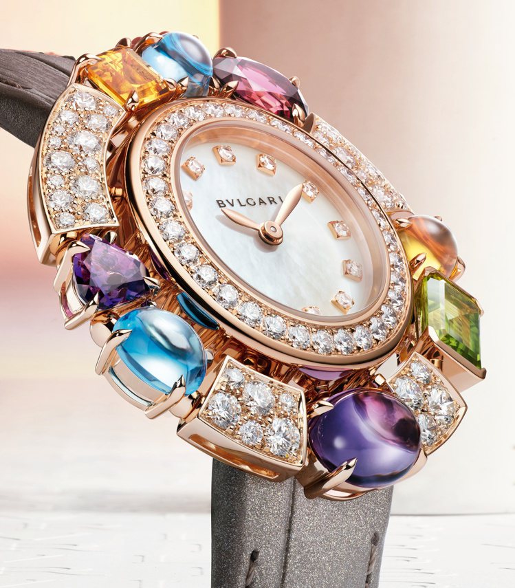 Allegra系列玫瑰金彩寶腕表，約89萬6,000元。圖／寶格麗提供