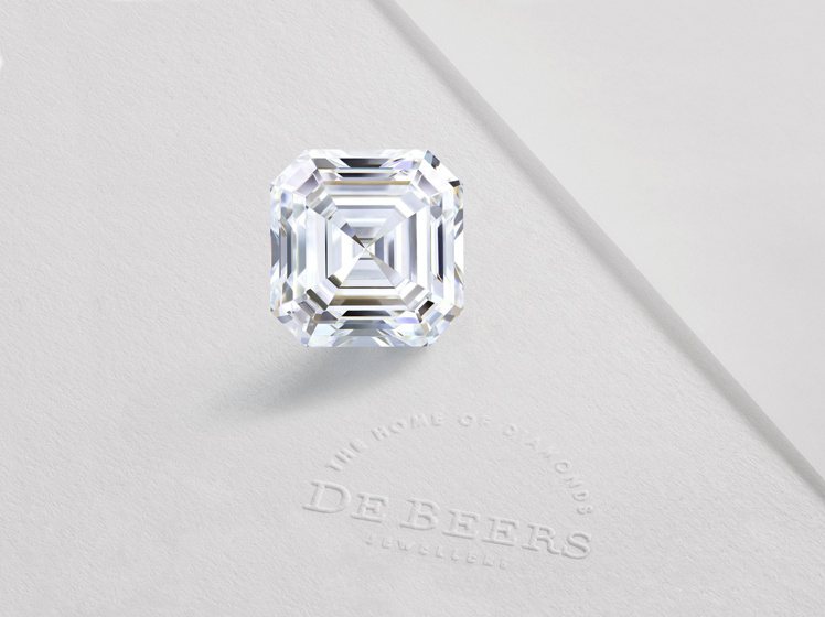 拋光自自波札那的56.99克拉鑽石原石的1888 Master Diamonds系列21.32克拉上丁方形切割美鑽。圖／DE BEERS提供