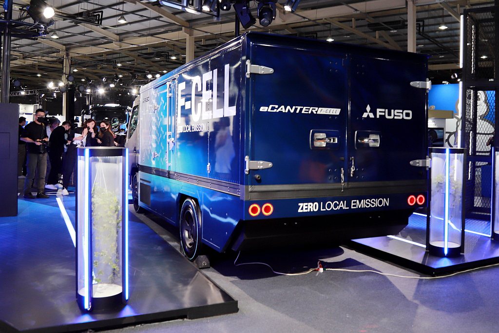 FUSO eCANTER F-CELL為氫燃料商用概念車設計總重為7.5噸，馬力...