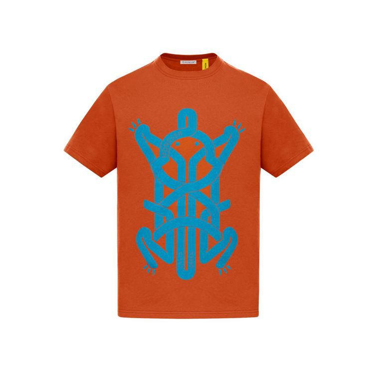 橘色字母圖案短袖T恤，9,700元。圖／MONCLER提供