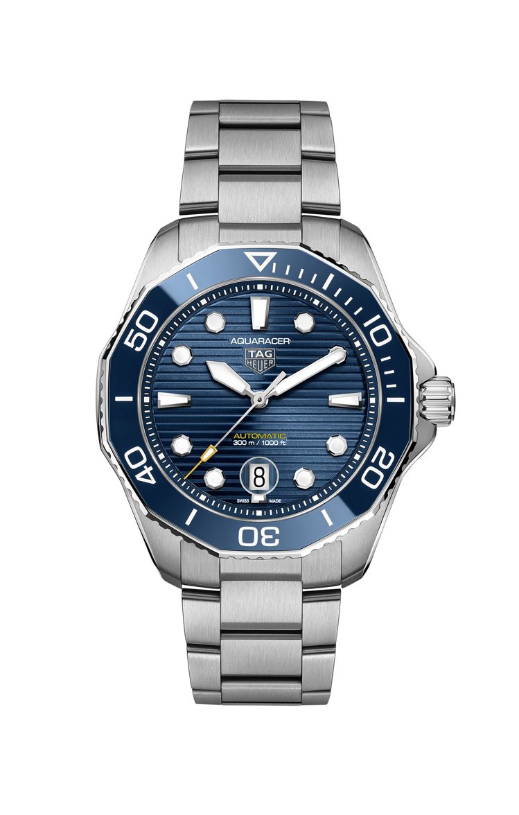 泰格豪雅Aquaracer Professional 300米自動腕表，精鋼表殼、表鍊，搭配藍色陶瓷表圈，表徑43毫米約99,300元。圖／TAG Heuer提供