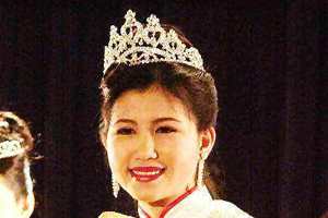 第一屆台灣小姐決選，24歲的林妙秋奪得后冠。林妙秋台北市人，畢業於復興商工，身高166公分，體重48點5公斤，從事企畫工作。圖／聯合報系資料照片