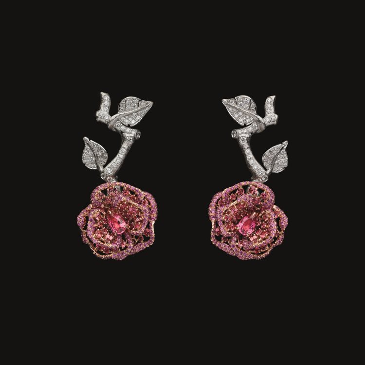 RoseDior Rose Carmin粉紅尖晶石鑽石耳環，1,200萬元。圖／DIOR提供