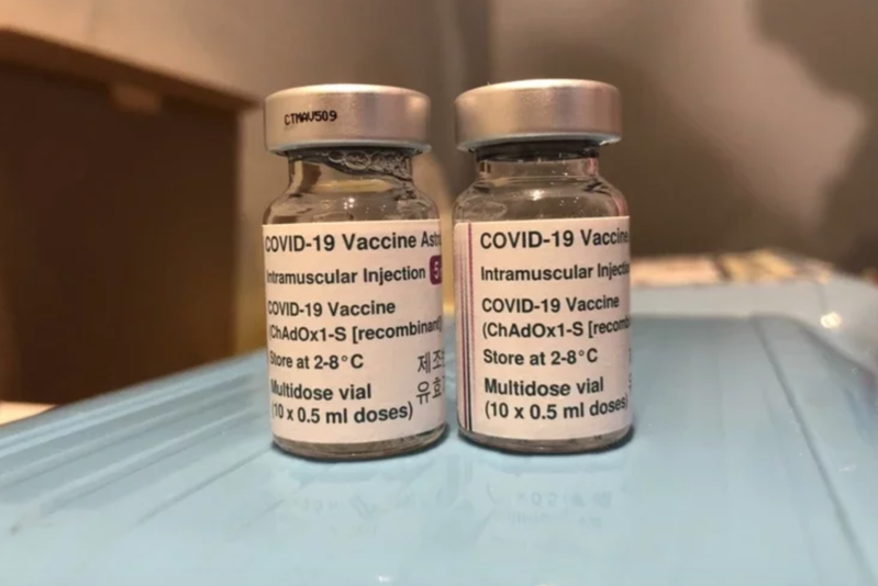 高雄市衛生局表示，AZ疫苗自費接種費用將將調降至420元。本報資料照片