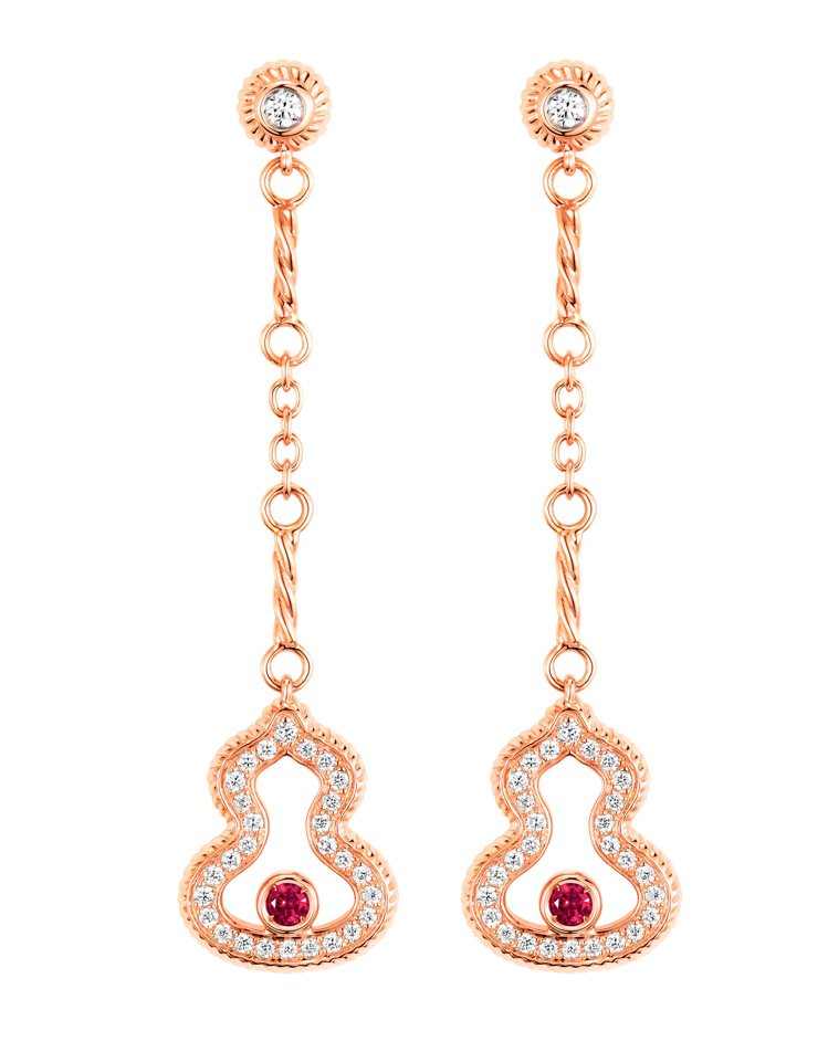 Qeelin Wulu Legend系列日常款，18K玫瑰金鑽石紅寶石耳環，10萬9,000元。圖 / Qeelin提供。