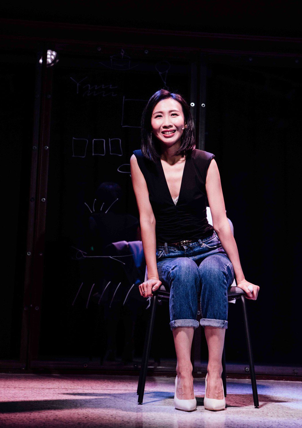 王安琪挑戰高難度獨角戲，舞台上展現女王氣場，演技驚豔四方。圖／大慕影藝提供